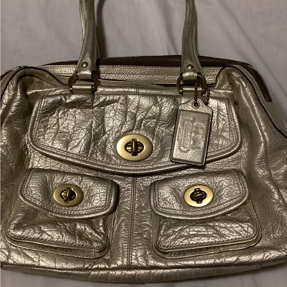 Coach - Picture 2 of 11